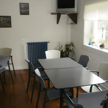 Ξενοδοχείο Record *