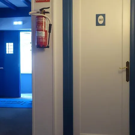 Готель Record *